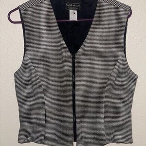 Classic Black and White Houndstooth Women's Vest